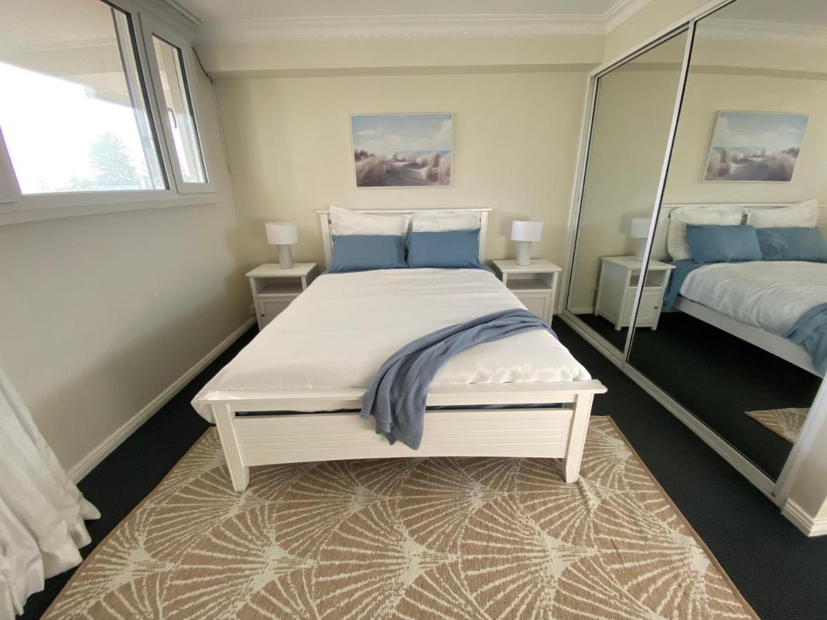 Luxury Manly Beachfront Apartment *